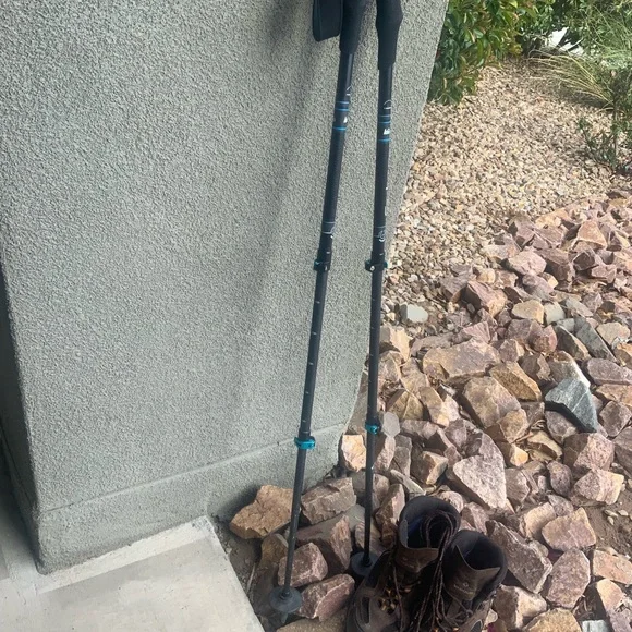 REI Carbon Trekking Poles - Picture 2 of 2